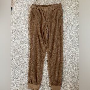 Fuzzy jogger sweatpants .